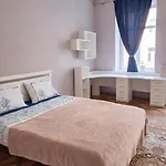 Apartment затишна 2-кімнатна в центрі львова