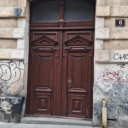 затишна 2-кімнатна в центрі львова דירה