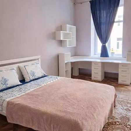 Apartment затишна 2-кімнатна в центрі львова