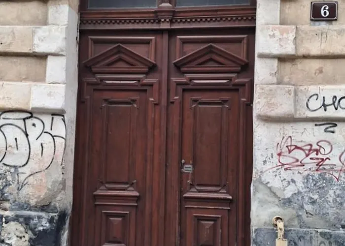 затишна 2-кімнатна в центрі львова דירה